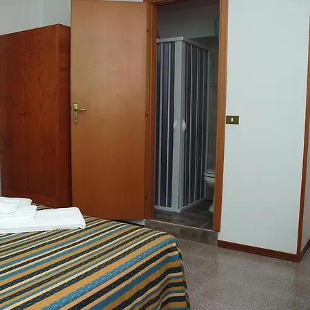 Oda ve Kahvaltı Sant'eufemia 3*