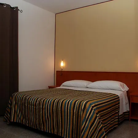 Oda ve Kahvaltı Sant'eufemia 3*